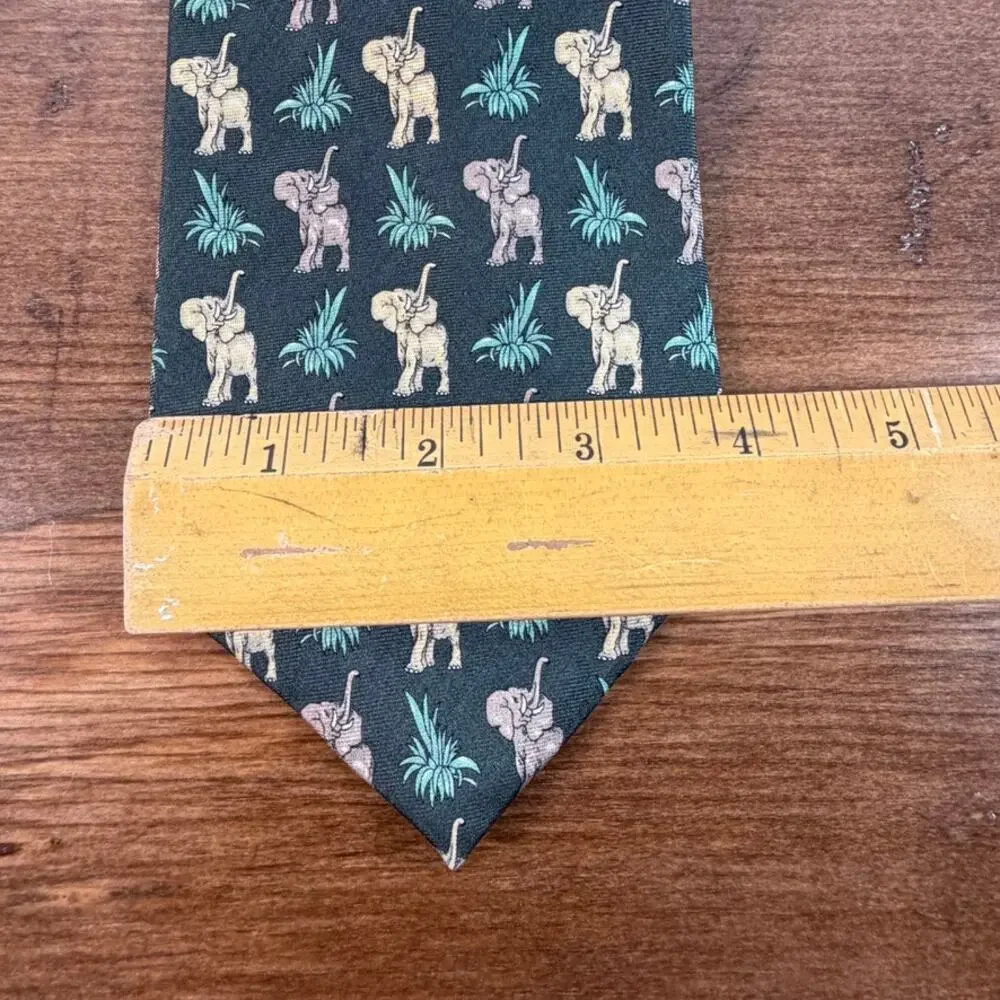 Vintage Gap Premium Olive Green Silk Elephant Safari Novelty Necktie